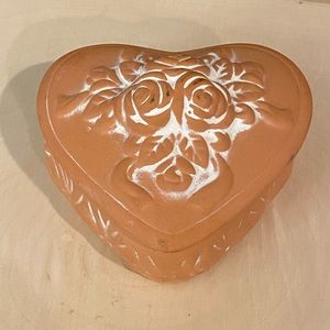Terracotta Heart Shape Clay Pottery Trinket Box Valentine White Roses
